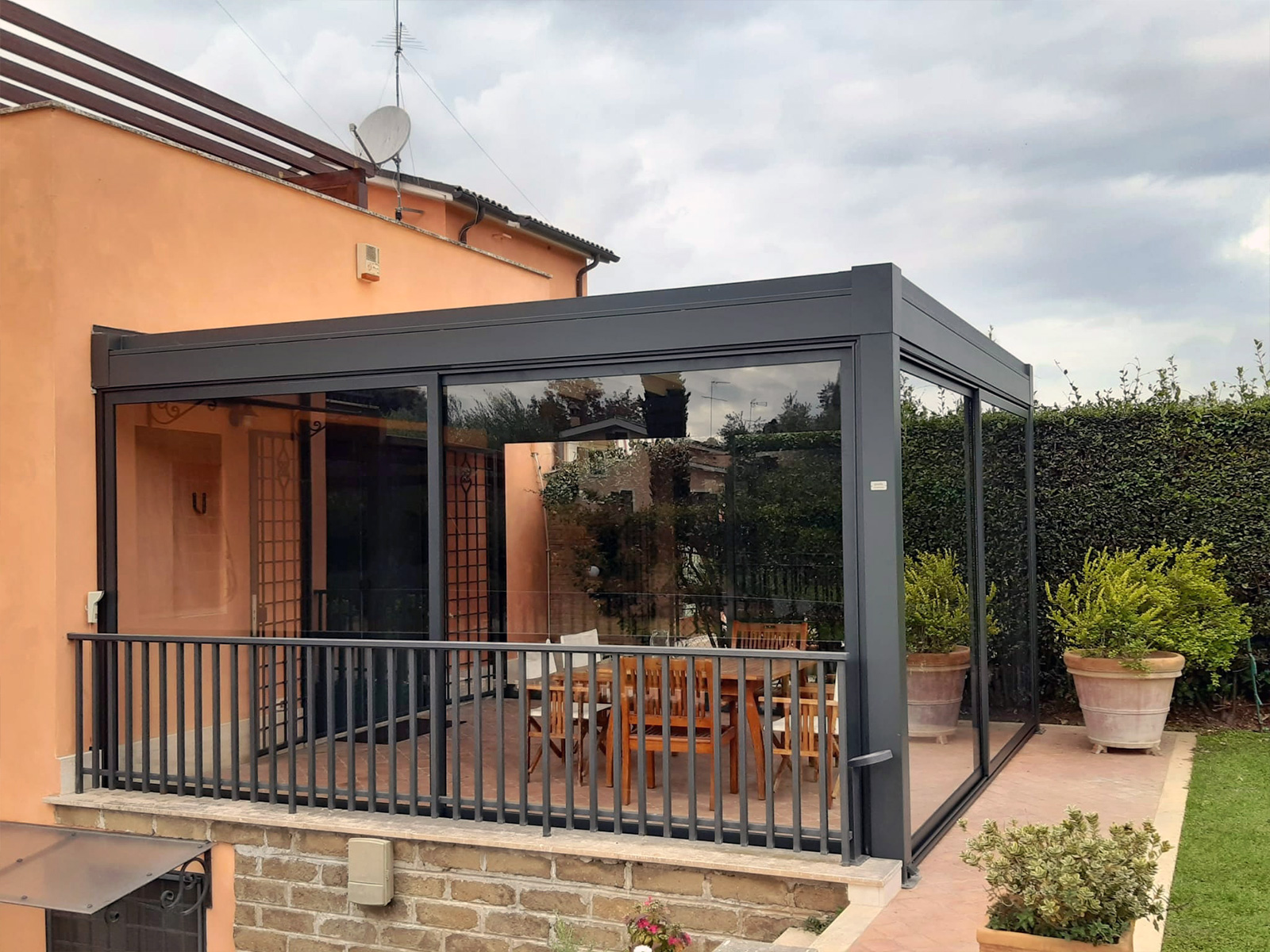 Pergola vetrata in alluminio