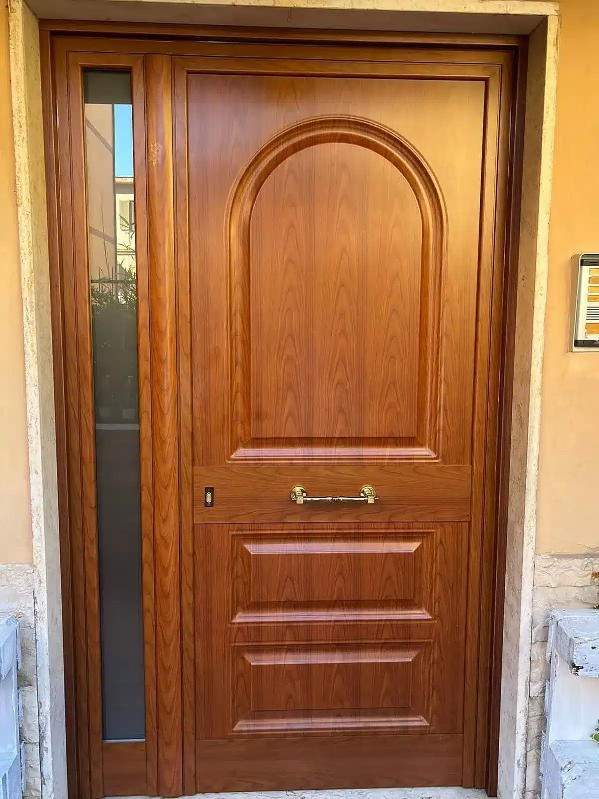 Portoncino in alluminio effetto legno